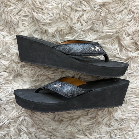 NWOT Coach Black Wedge  Thong Sandals - Picture 4 of 9